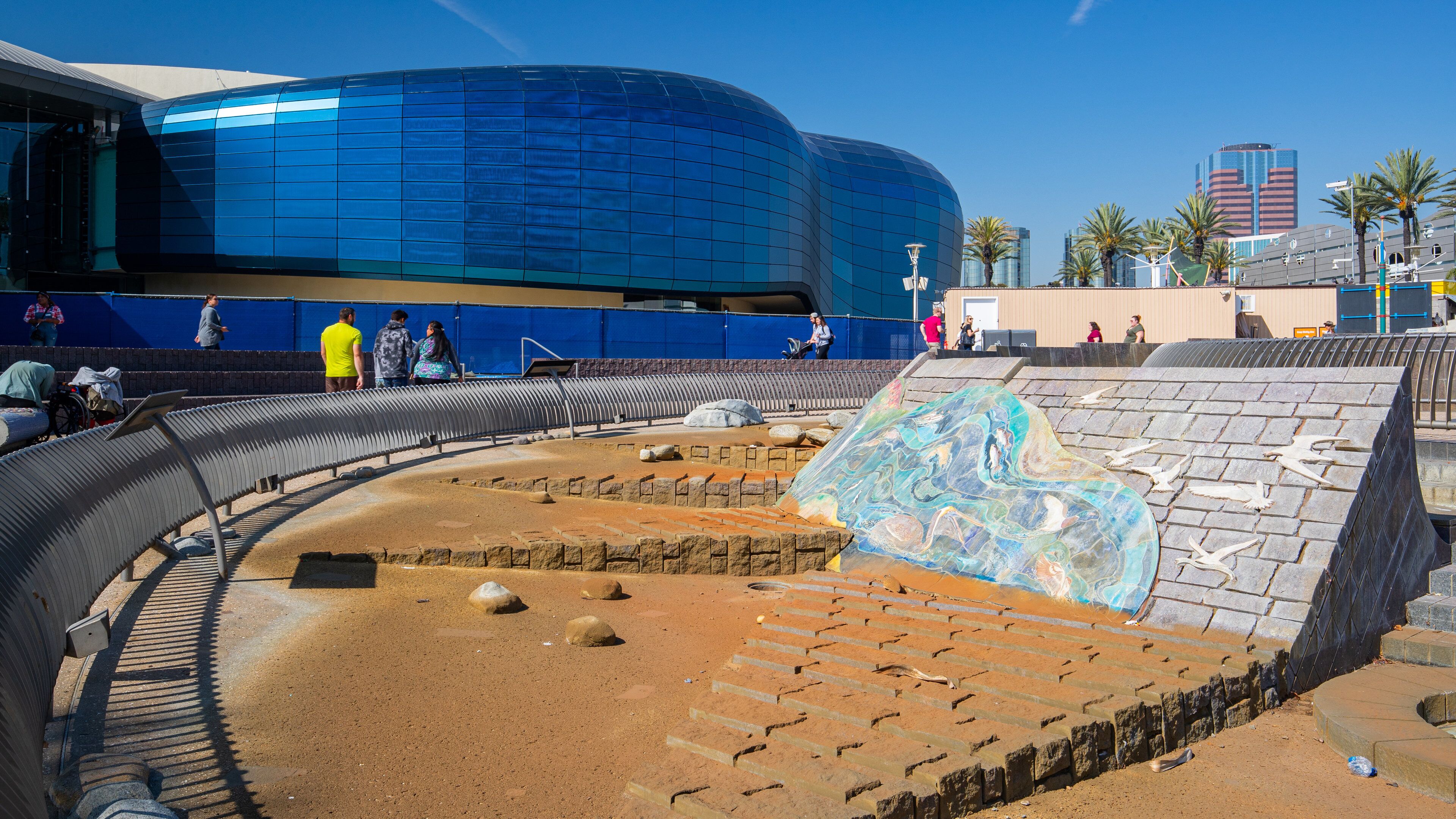 Aquarium of the Pacific showing outdoor art