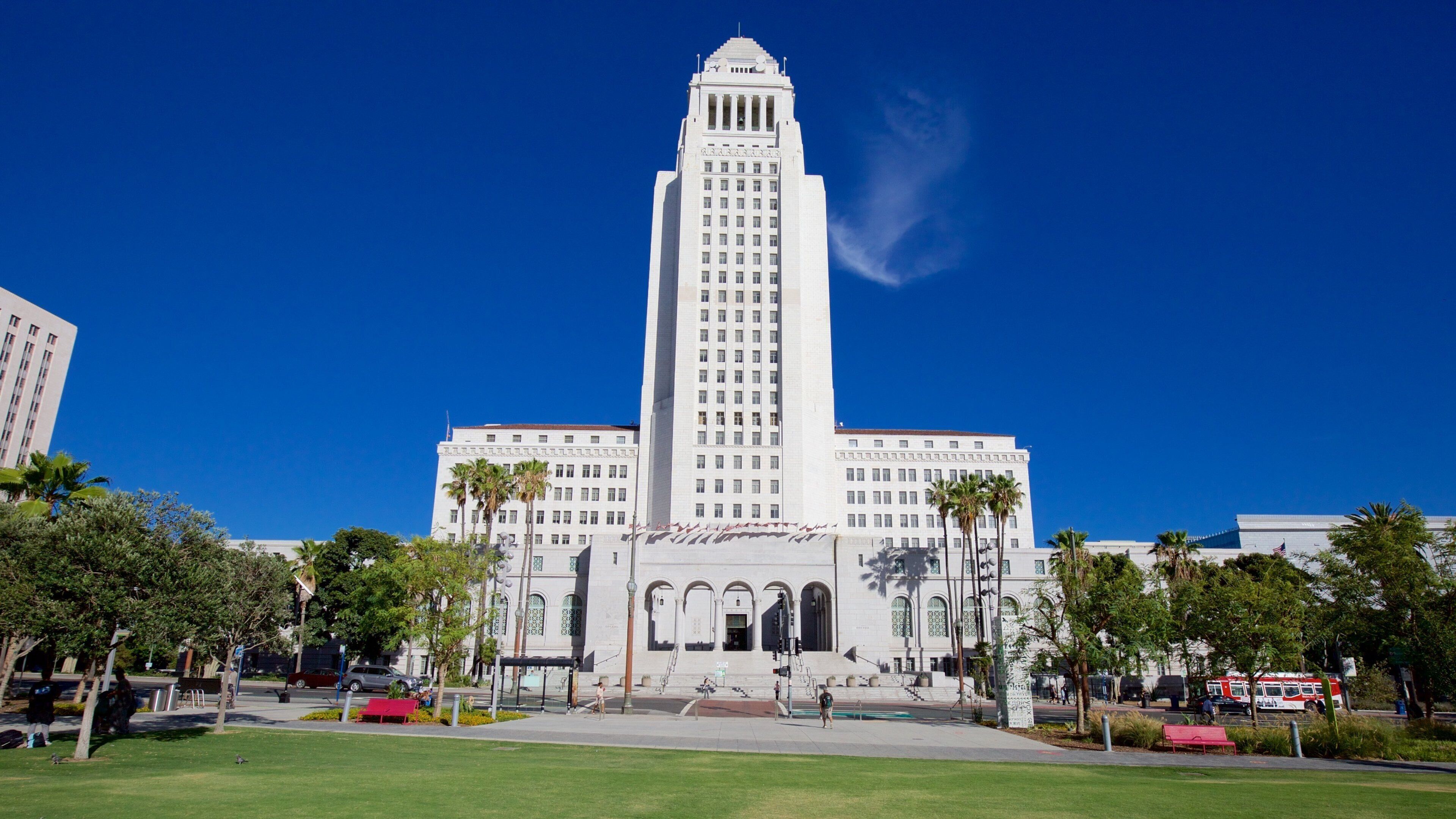 Los Angeles City Hall featuring an administrative buidling