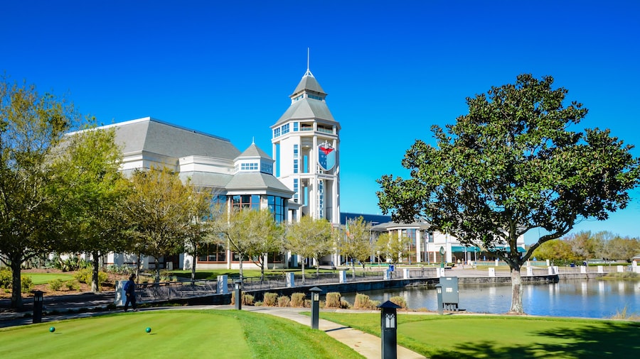 M52A0J The World Golf Hall of Fame is located at World Golf Village near St. Augustine, Florida, in the United States, and it is unusual among sports halls.