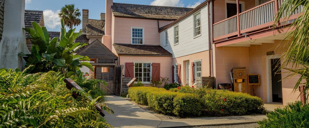 Colonial Quarter Museum featuring a house