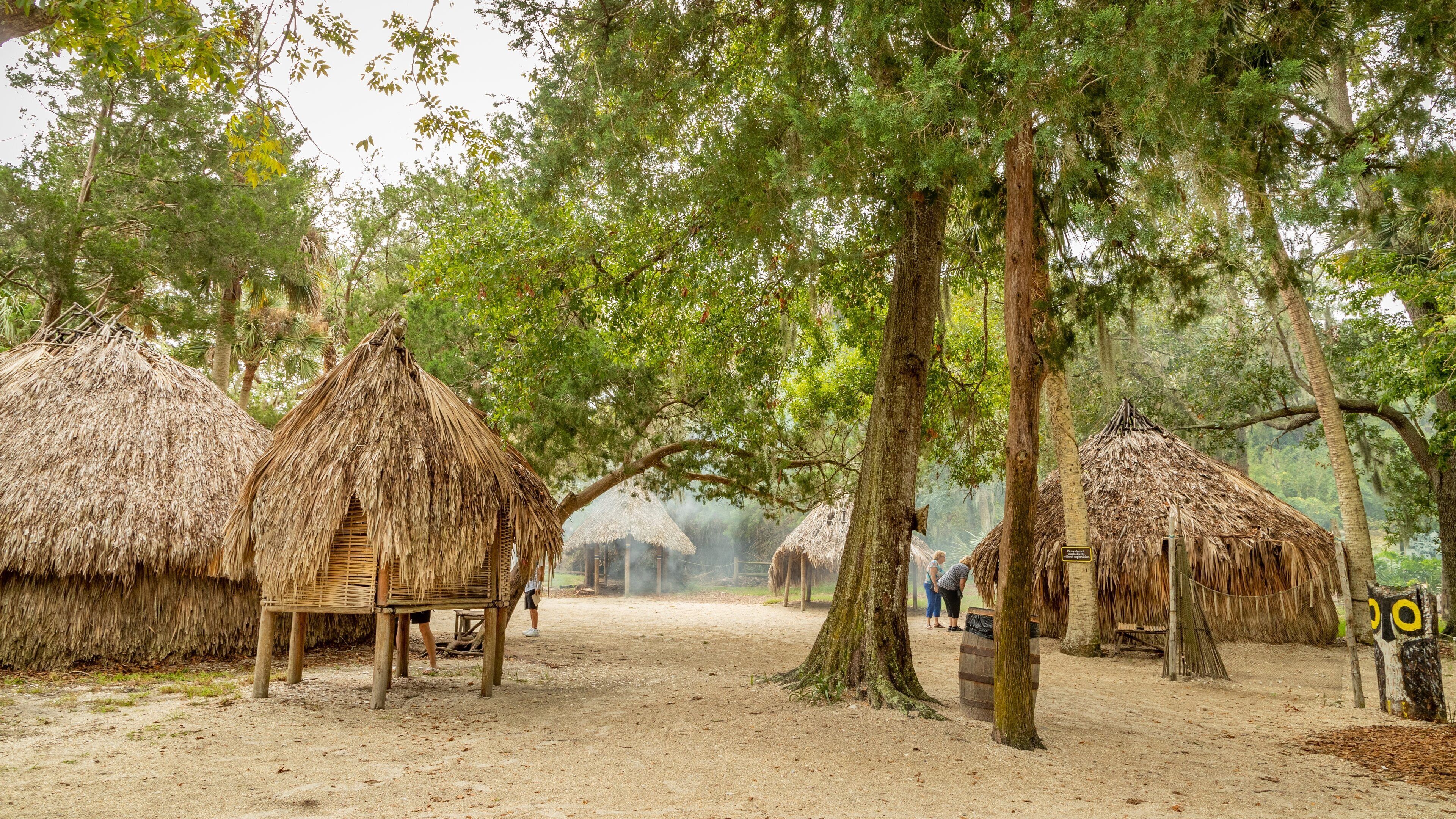 Ponce de Leon\'s Fountain of Youth Archaeological Park featuring a small town or village