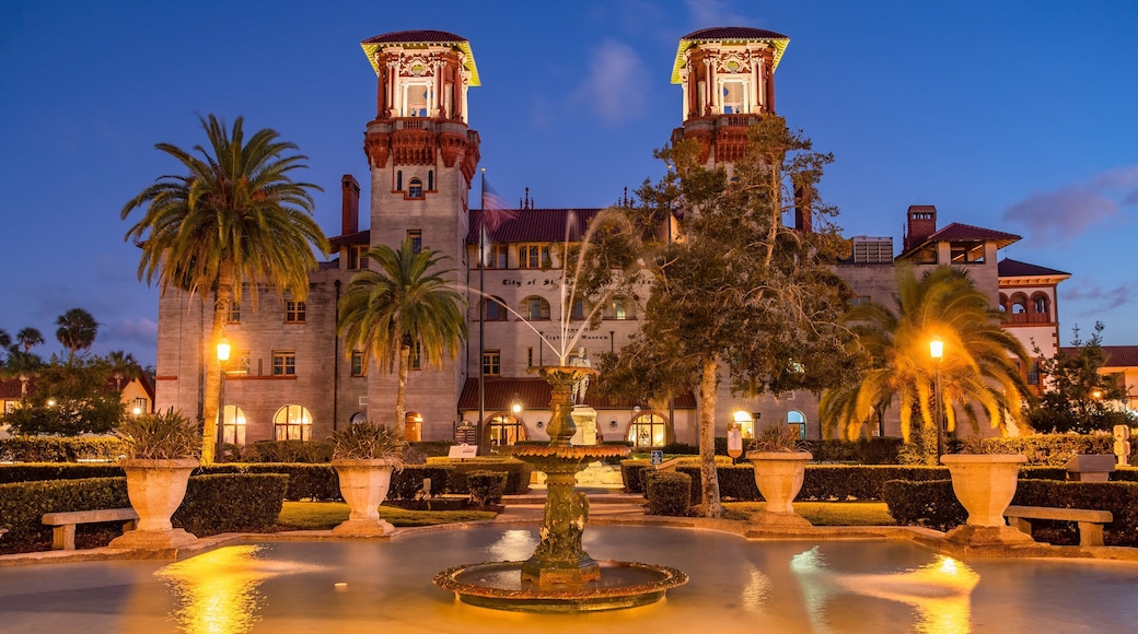 Downtown Historic District showing night scenes, heritage architecture and a fountain