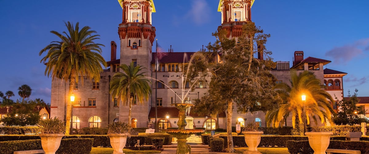 Downtown Historic District showing night scenes, heritage architecture and a fountain