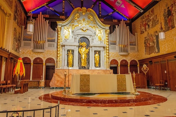 Cathedral Basilica of St. Augustine showing interior views, a church or cathedral and heritage elements