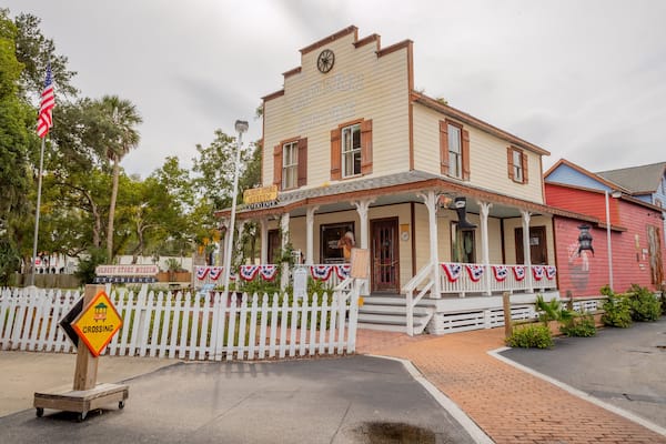 The Oldest Store Museum featuring heritage elements
