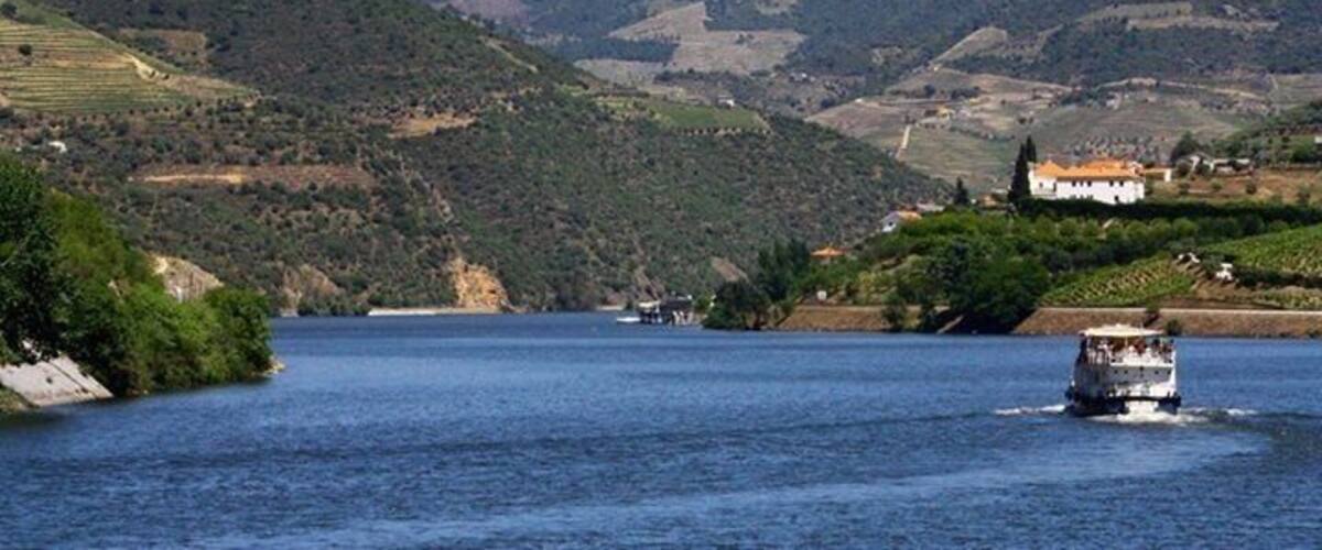 The Douro river!
Between the nice city Peso da Régua and Pinhão.
Portugal