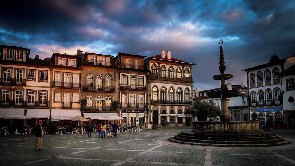 Ponte de Lima is a beautiful town located in the north of #Portugal and It is characterized by its medieval architecture and for the surrounding area, bathed by the Lima river. It's recognized as well as the oldest city in the country.
Discover more here: http://bit.ly/1Th020p