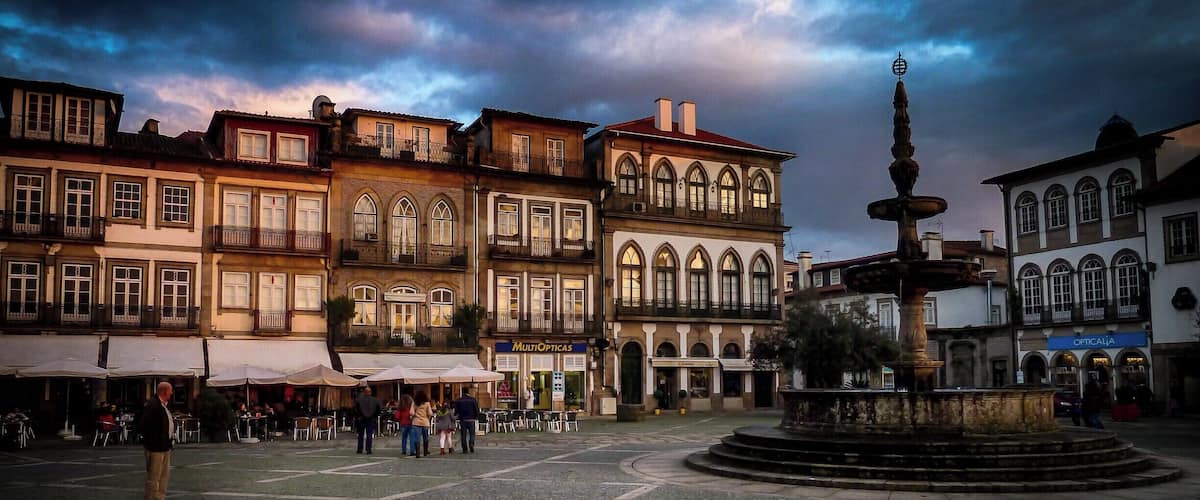 Ponte de Lima is a beautiful town located in the north of #Portugal and It is characterized by its medieval architecture and for the surrounding area, bathed by the Lima river. It's recognized as well as the oldest city in the country.
Discover more here: http://bit.ly/1Th020p