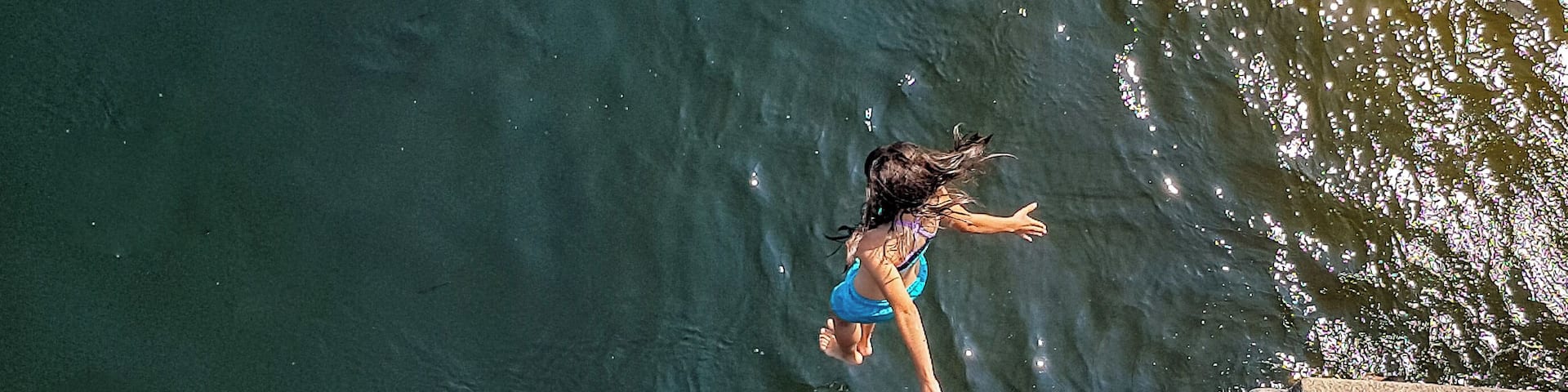 Kids jumping to the river at Ponte de Lima
#AboveItAll