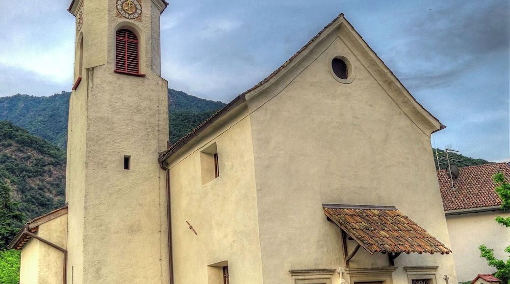 Italien, Südtirol, Gemeinde Terlan, Ortschaft Vilpian: Alte Pfarrkirche zum Heiligen Joseph