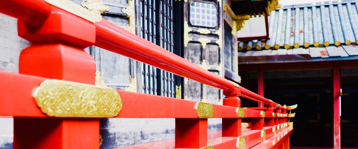 I found the beautiful little red balcony at Toshogu shrine in Nikko. #red