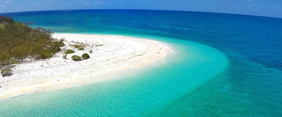 Pretty sure this is where Santa is heading for his annual holiday after tonight's big job! Happy Christmas Eve! 🎅🎄🐟🐠🌴😀
#wilsonisland #gladstoneregion #thisisqueensland #seeaustralia #fly3dr #GoProANZ #3drxmascontest