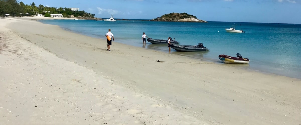 Went on a live aboard dive trip with Mike Ball and had the most incredible time!! Highly highly recommend!! Especially during Minke Whale season - June/July
To start - a Scenic flight over the Reef to Lizard Island. This is from Lizard Island about to board our boat.