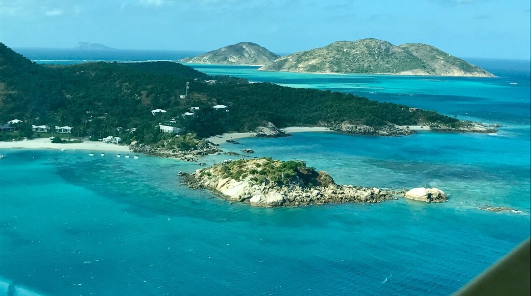 Went on a live aboard dive trip with Mike Ball and had the most incredible time!! Highly highly recommend!! Especially during Minke Whale season - June/July
To start - a Scenic flight over the Reef to Lizard Island where we board the boat...