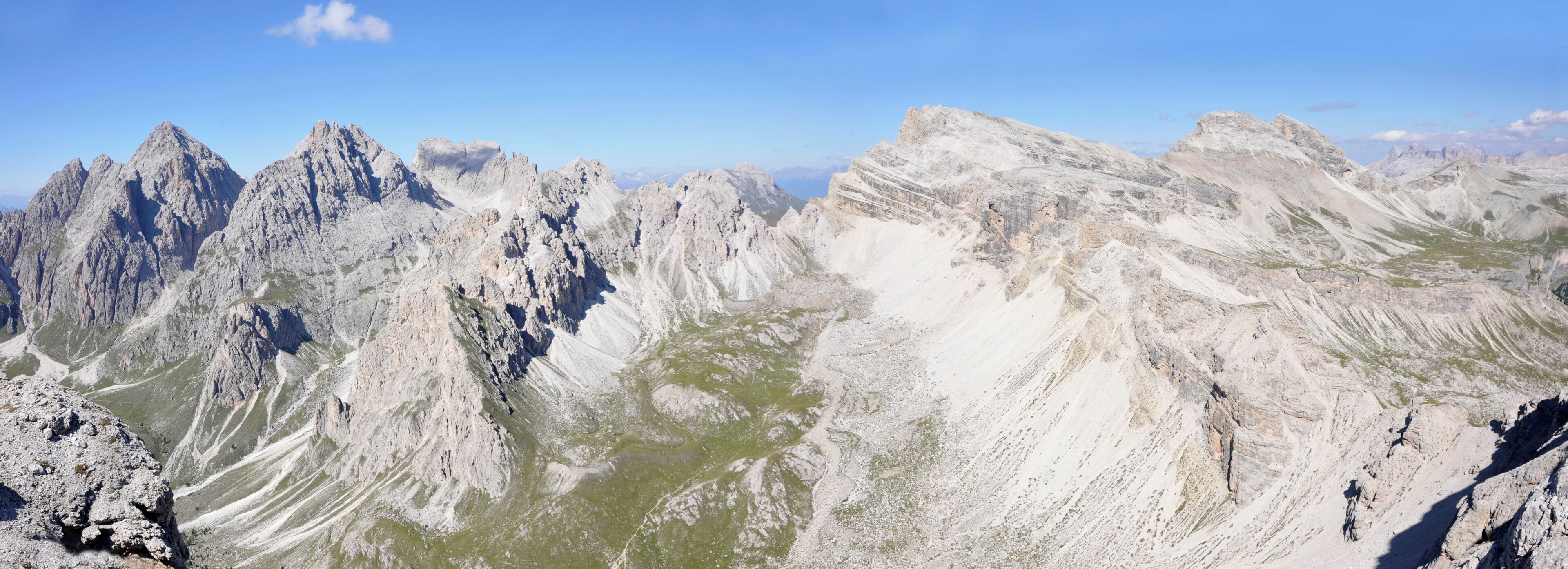 The Sas Rigais, Piz Duleda and the Pizes de Puez from Col dala Pieres