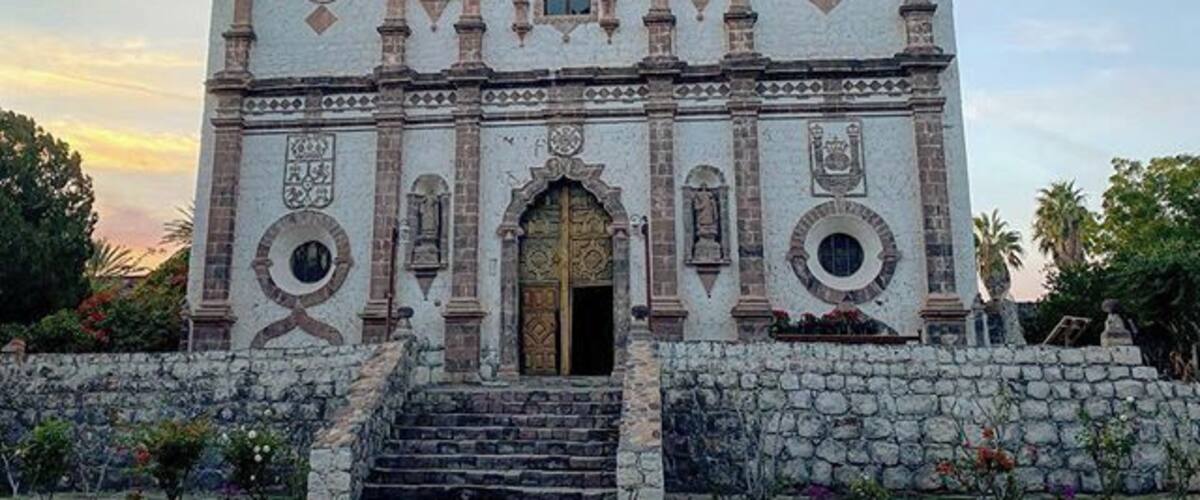 A beautiful Mision in front of the cute town of San Ignacio's main plaza