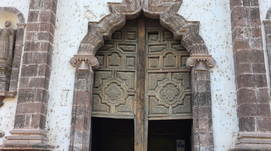 Church door at Mission in San Ignacio.
#bajacalifornia
#doors
(Feb 2017)
