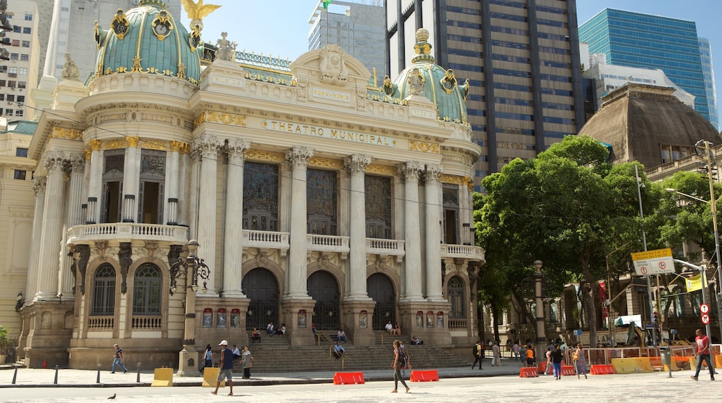 Teatro Municipal que inclui cenas de teatro, cenas de rua e elementos de patrimônio