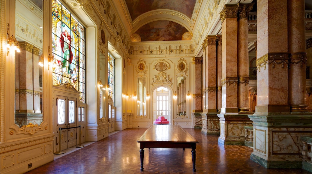 Teatro Municipal que inclui vistas internas