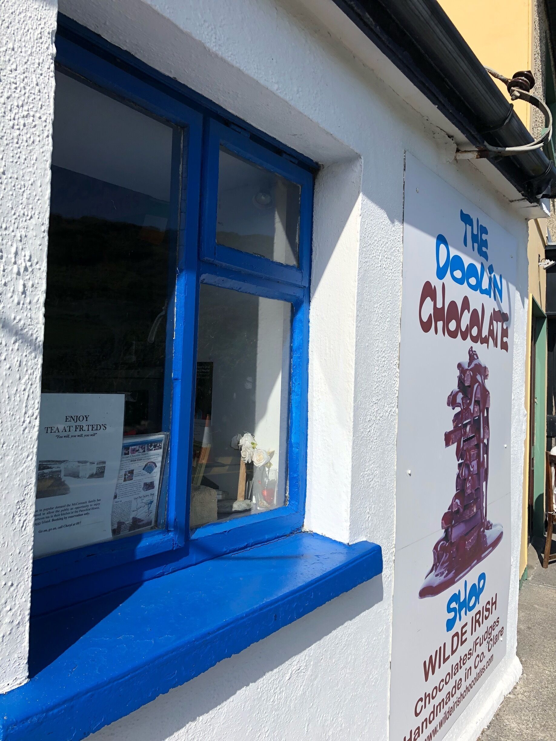 Do you like chocolate? If you’re in Doolin (near the Cliffs of Moher) drop in to try some chocolates, fudge, and other goodies. We got a packet of their chocolate covered raisins and they were fantastic! (There is also a pub next door!) #Ireland #Doolin #Food #Treats #Chocolate 