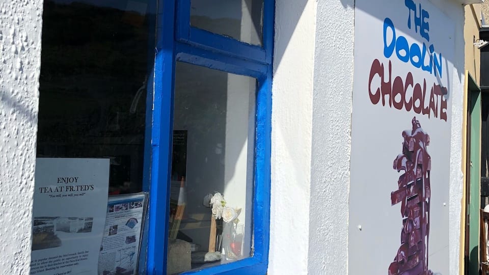 Do you like chocolate? If you’re in Doolin (near the Cliffs of Moher) drop in to try some chocolates, fudge, and other goodies. We got a packet of their chocolate covered raisins and they were fantastic! (There is also a pub next door!) #Ireland #Doolin #Food #Treats #Chocolate