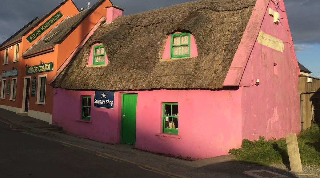 Doolin, Ireland on the west coast of the country. A great jumping off point to see the Aran Islands and the Cliffs of Moher. #Ireland