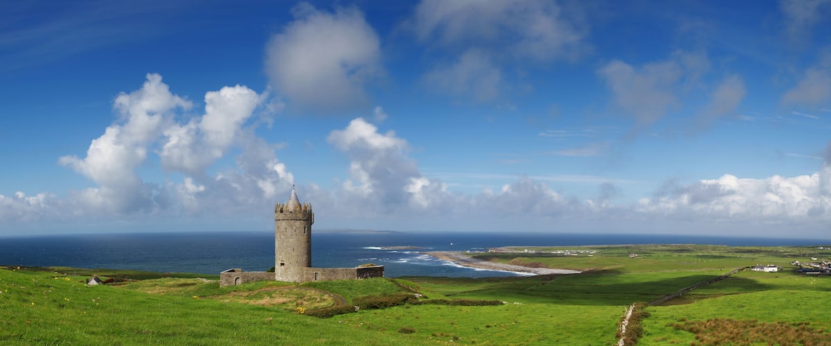 Doonagore castle panoramic - Ireland