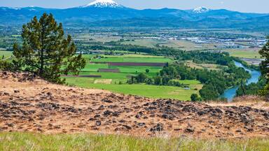 vista of mt mcloughlin and the rogue river from the table rocks plateau in southern oregon