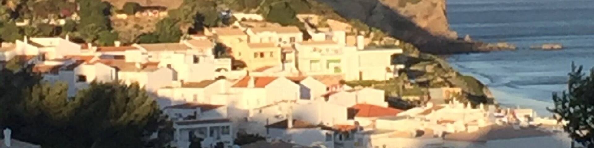 Sun setting on the small fishing village Salema. One road in makes this a great find for a day out. Great beach and fantastic restaurants spilling out onto the beach. Just a quick 20 min drive from Lagos.