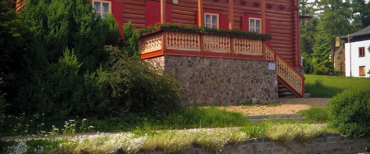 The beautiful wooden houses that give this place a particular and unitary feel.
#colorful