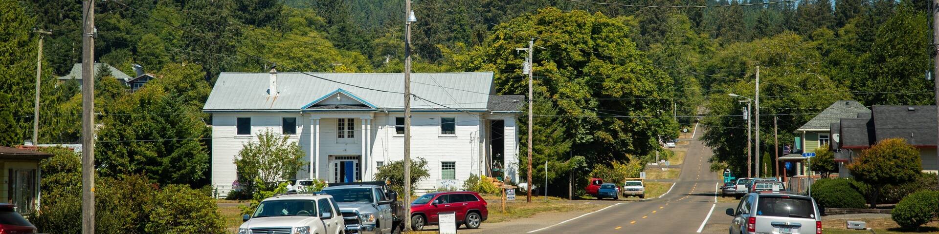 Bay City showing a small town or village