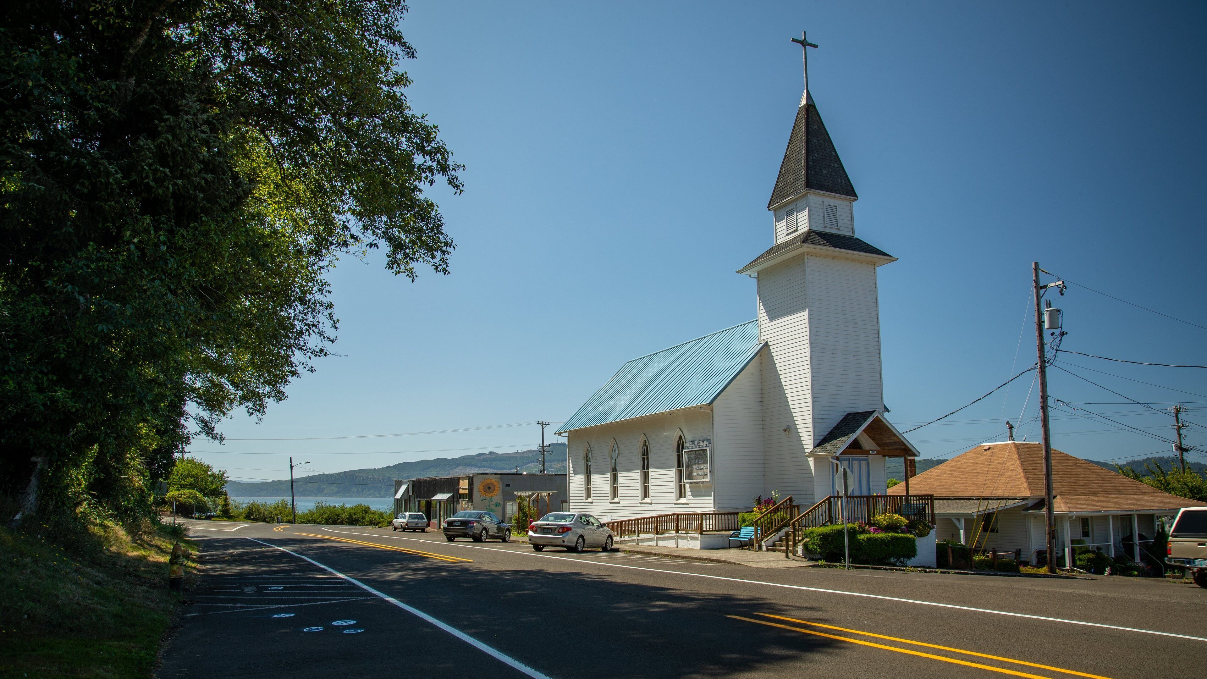 Bay City which includes a church or cathedral