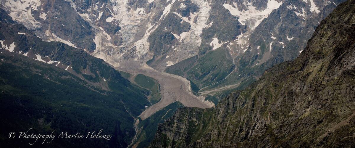 Good morning Monte Rosa - Italian Alps
Quick movie from this trip can be found: https://www.youtube.com/watch?v=2vwO6ulzBk8&t=143s Thanks for watching&subscribing
Perfect ski resort, 4 Valleys connected by ski lifts Monterosa Ski
#WinterWonders