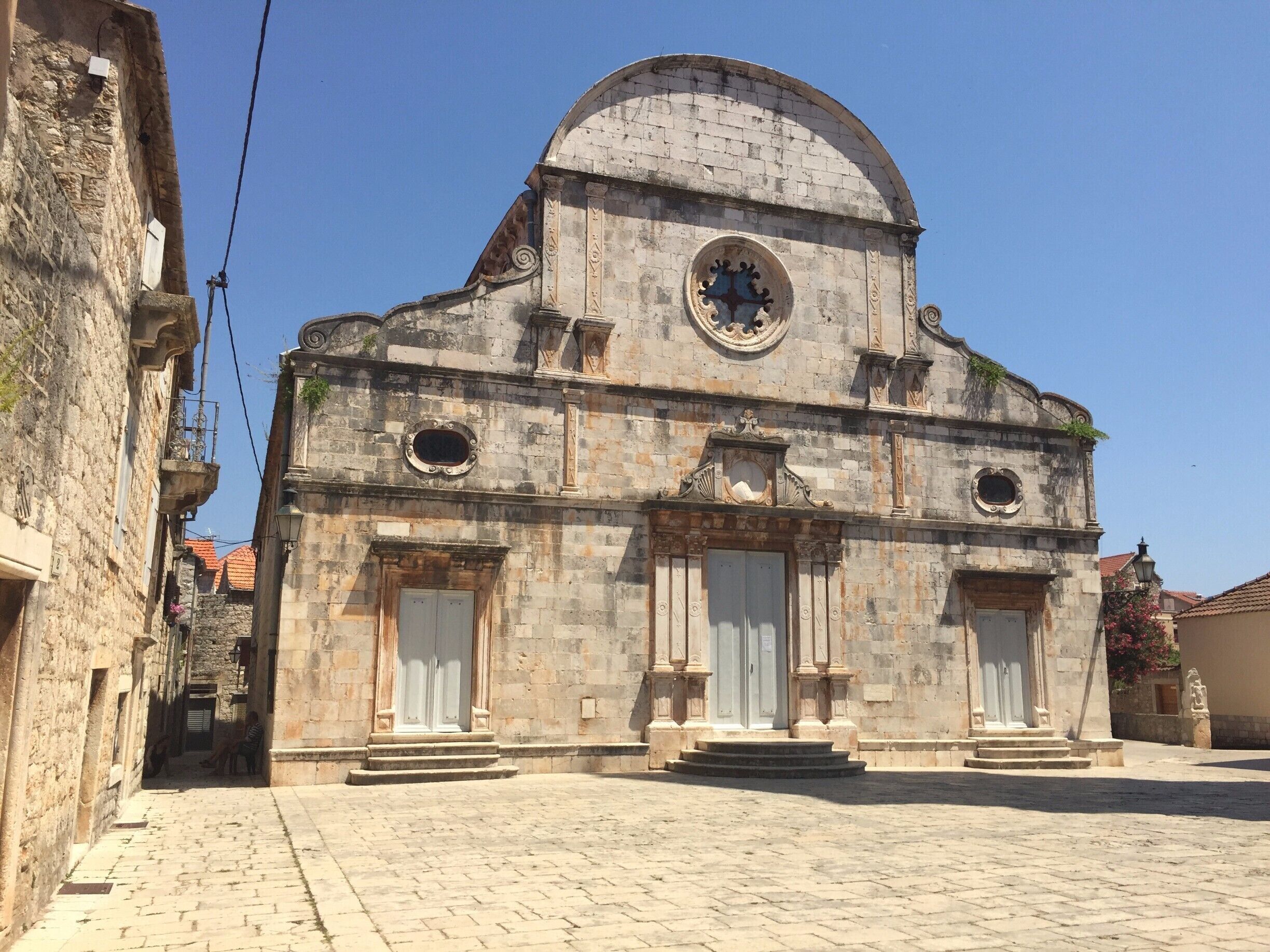 One of the oldest towns in Europe - Stari Grad. Town full of tiny pathways and surprises at every corner! My 2016! #lifeatexpedia