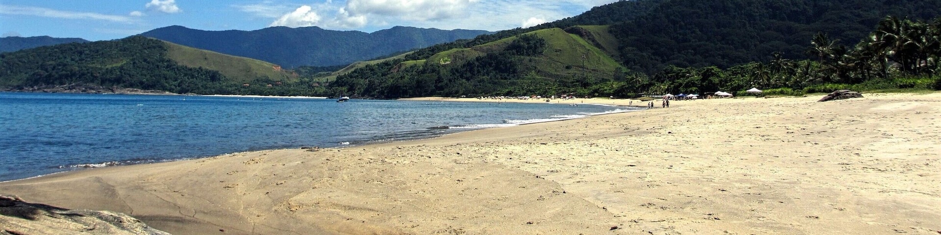 The mostly uncrowded beach was amazing during our long weekend away from the chaotic Sao Paulo!
We accidentally rented a compact car with manual transmission (most have this) and no A/C! Silly gringo. Also the traffic leaving the city was a disaster but after that it wan an enjoyable road trip. Until we had to come back in to the city, that is. There is a reason the rich use helicopters!
#blue