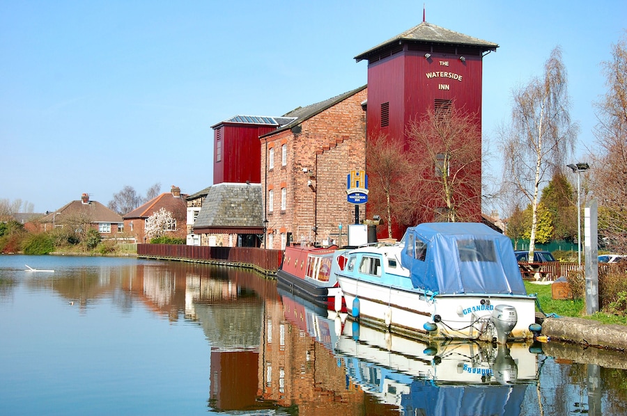Taken on the Leeds-Liverpool Canal in Leigh. NW England.