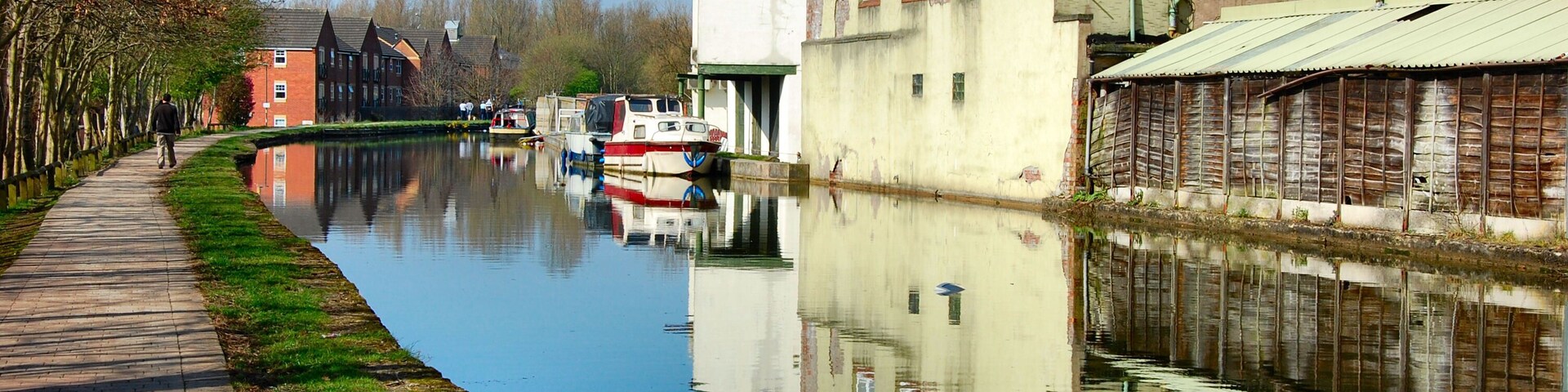 The Leeds-Liverpool Canal in Leigh . NW England.