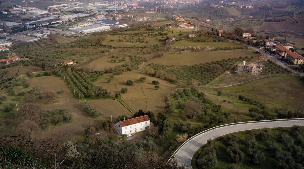 Standing at the castle you see the beautiful Verucchino countryside below you. When you visit the beautiful republic of San Marino, you should stay in Verucchino.
#FindingtheUniverse