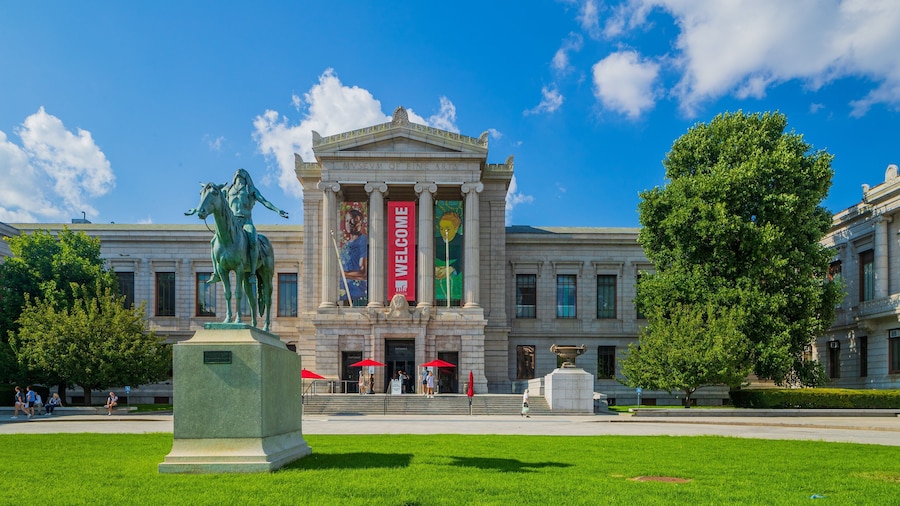 Boston Museum of Fine Arts which includes a statue or sculpture and heritage architecture