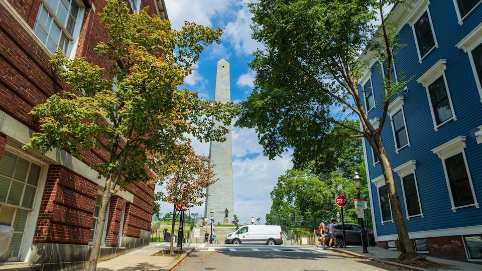 Bunker Hill Monument showing a monument