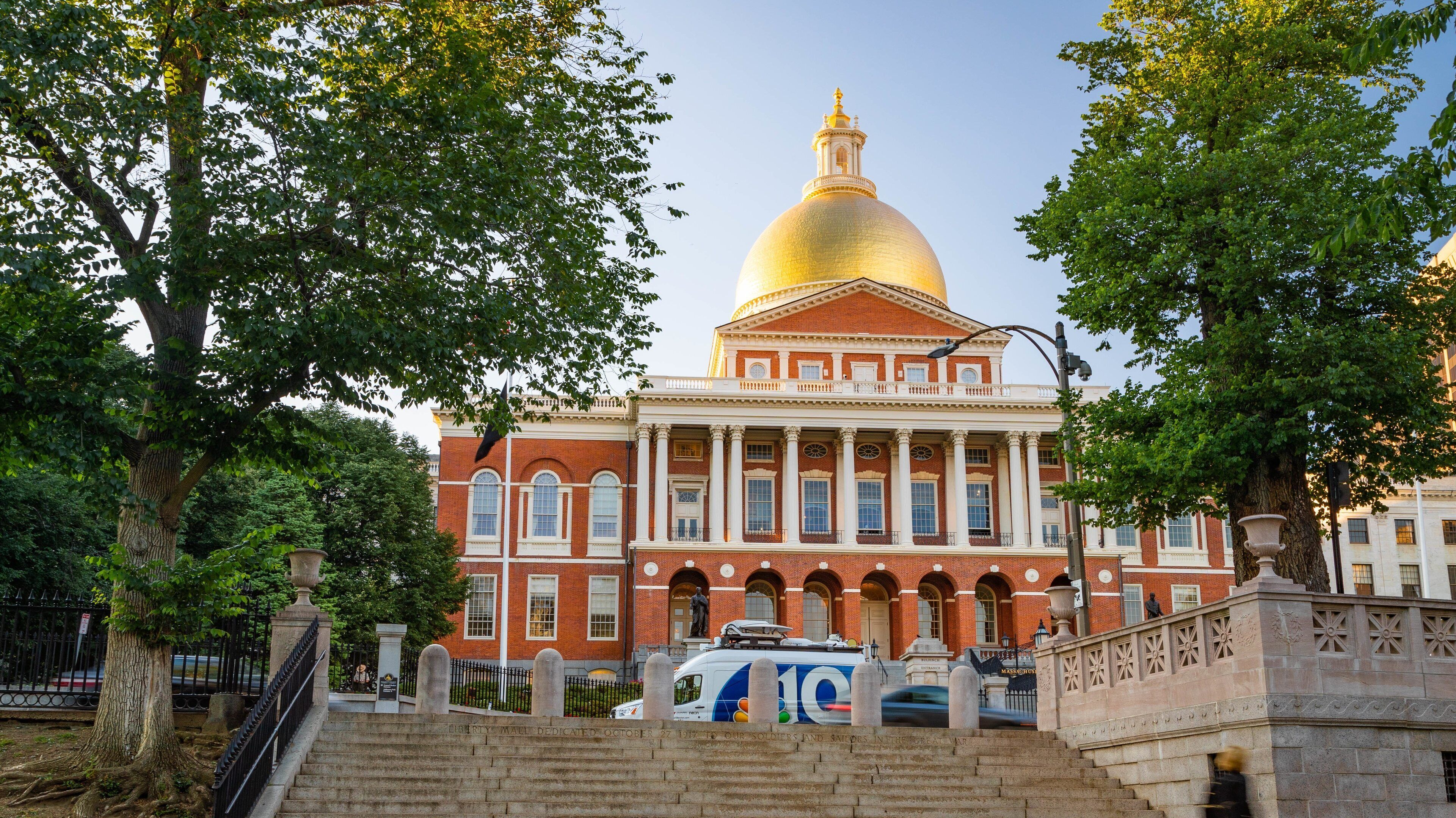 Massachusetts State House featuring an administrative buidling