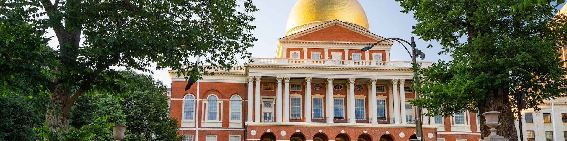 Massachusetts State House featuring an administrative buidling
