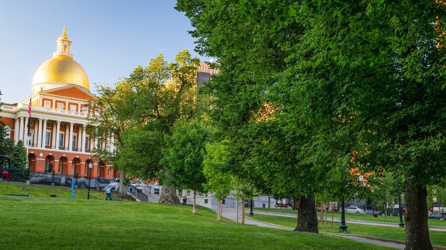 Massachusetts State House featuring an administrative buidling and a garden