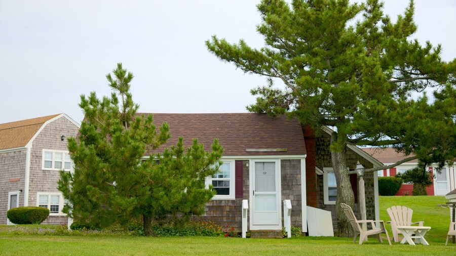 Bass River Lighthouse featuring a house