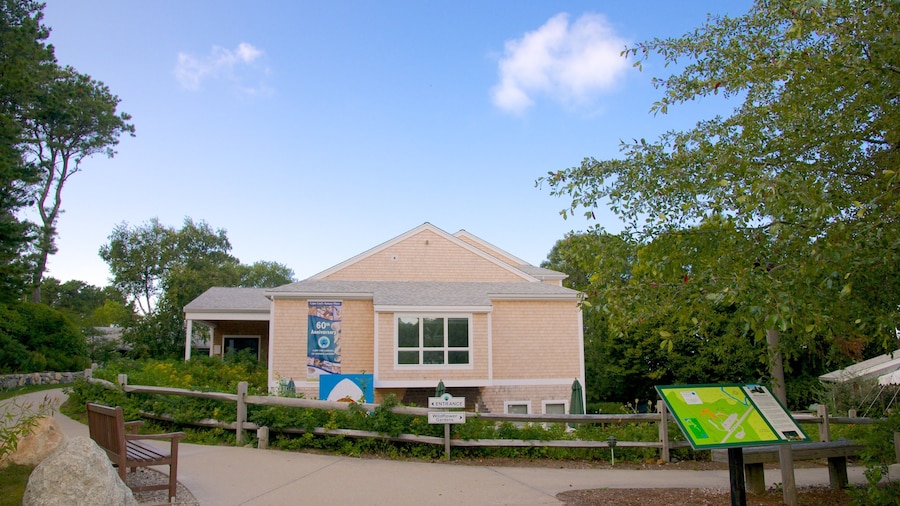 Cape Cod Museum of Natural History which includes a garden and signage