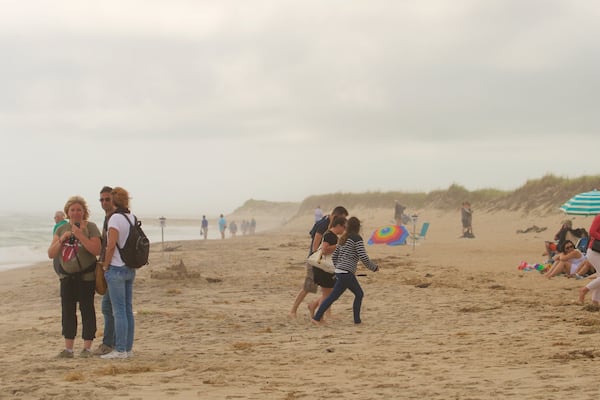 Coast Guard Beach qui includes plage de sable aussi bien que important groupe de personnes