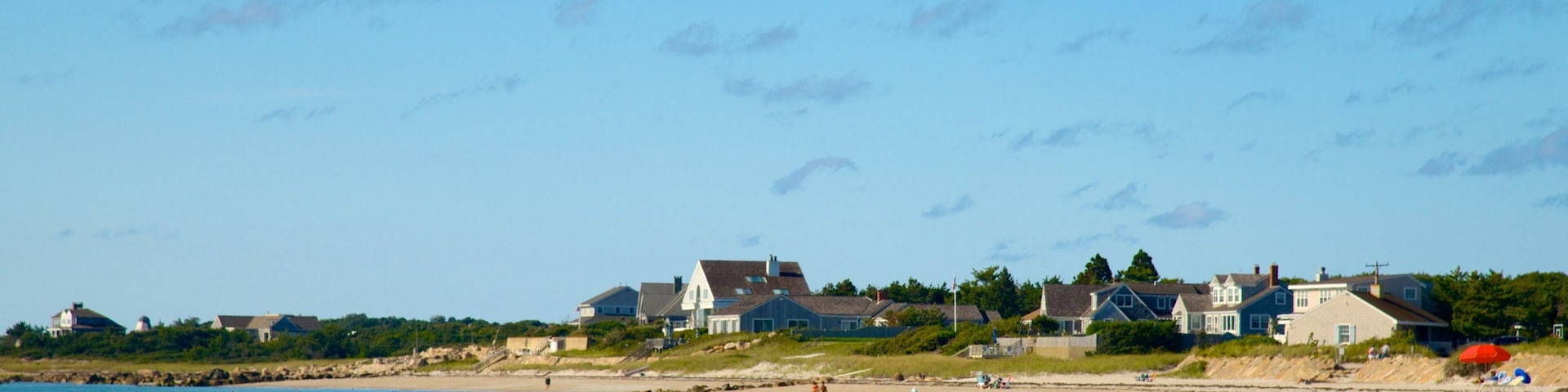 Old Silver Beach welches beinhaltet Küstenort und Sandstrand