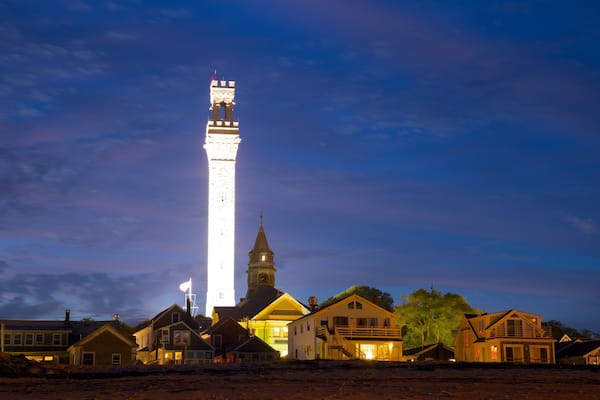 ピルグリム記念碑 表示 小さな町あるいは村