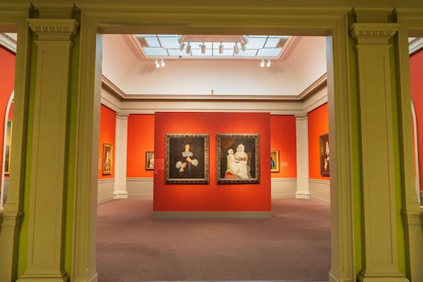 Worcester Art Museum featuring art and interior views