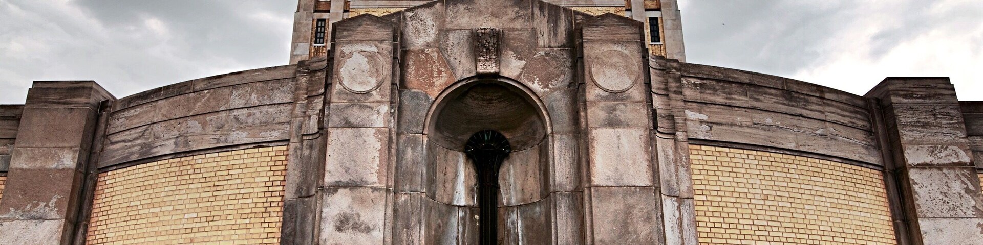 The R. C. Harris Water Treatment Plant is both a crucial piece of infrastructure and an architecturally acclaimed historic building named after the longtime commissioner of Toronto's public works R.C. Harris. It is located in the east of the city of Toronto along the shore of Lake Ontario. (Wikipedia)
#Canada #Ontario #Toronto #ArtDeco #architecture #Fountain #NorthAmerica